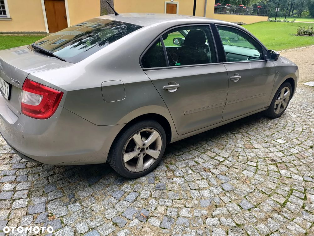 Skoda RAPID 1.2 TSI Style - 4