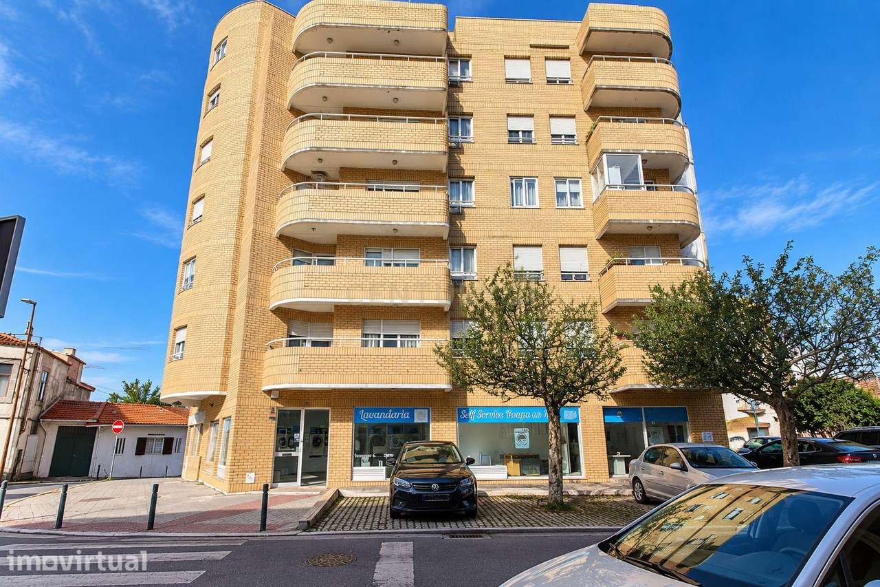 APARTAMENTO T2 NA VENDA NOVA – RIO TINTO  Varanda ampla | 2 casas de b - Grande imagem: 5/24