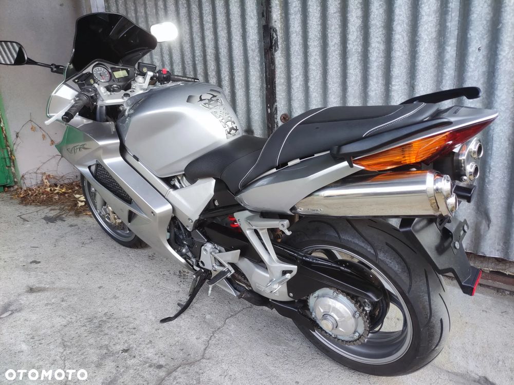 Honda VFR - 6