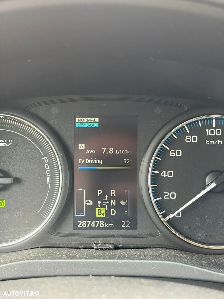 Mitsubishi Outlander 2.0 4WD - 7