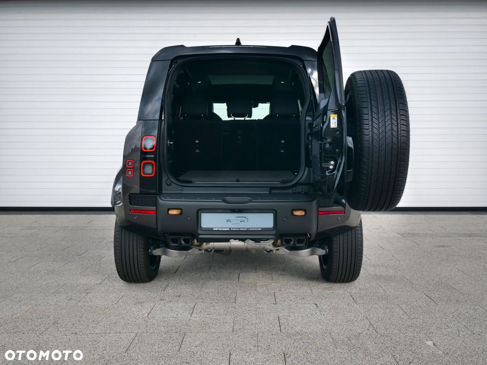 Land Rover Defender - 40