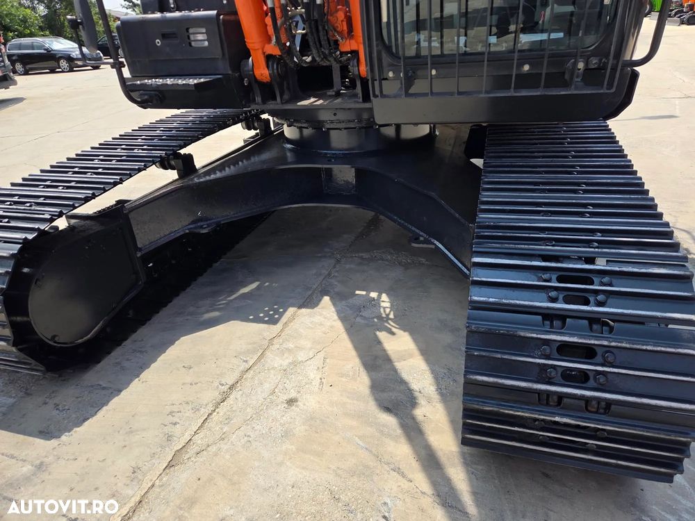 Hitachi ZX210LC-6, 23 tone, cupa NOUA 1,3mc, 2018, 7.784h, CUPLA rapida OIL QUICK, cupa ingusta, inst picon si rotire pe brate, 3 camere, lant 90% ok, consum mediu 9l/h, FULL OPTION, STARE FOARTE BUNA, posibilitate leasing 3 ani-PROMOTIE 83.900 EUR+Tva - 10