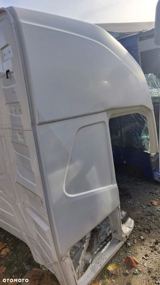 VOLVO FH4 KABINA POSZYCIE DACHU - 1