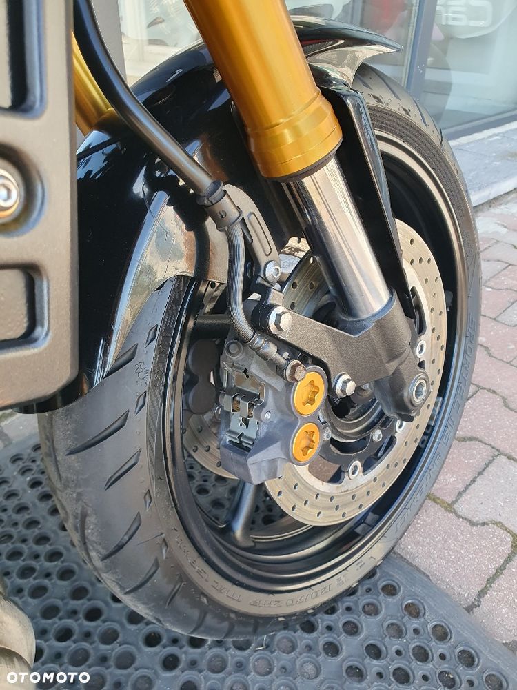 Yamaha FZ8 - 25