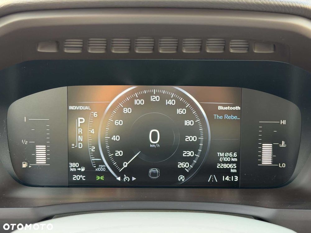 Volvo XC 90 - 8
