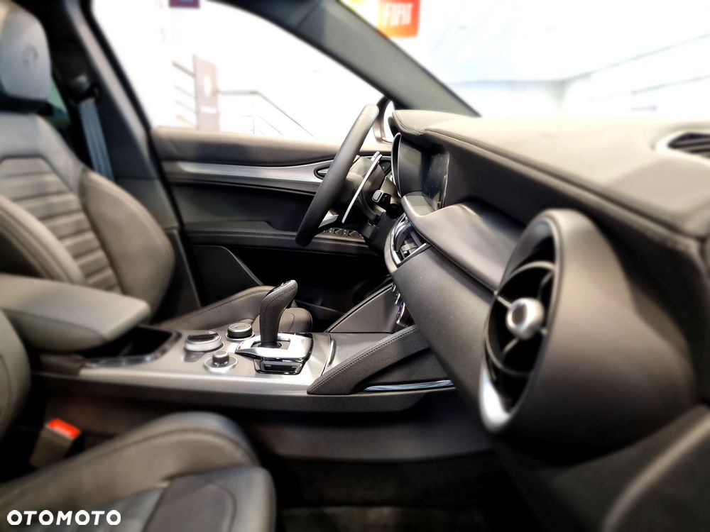 Alfa Romeo Stelvio 2.0 Turbo Veloce Q4 - 14