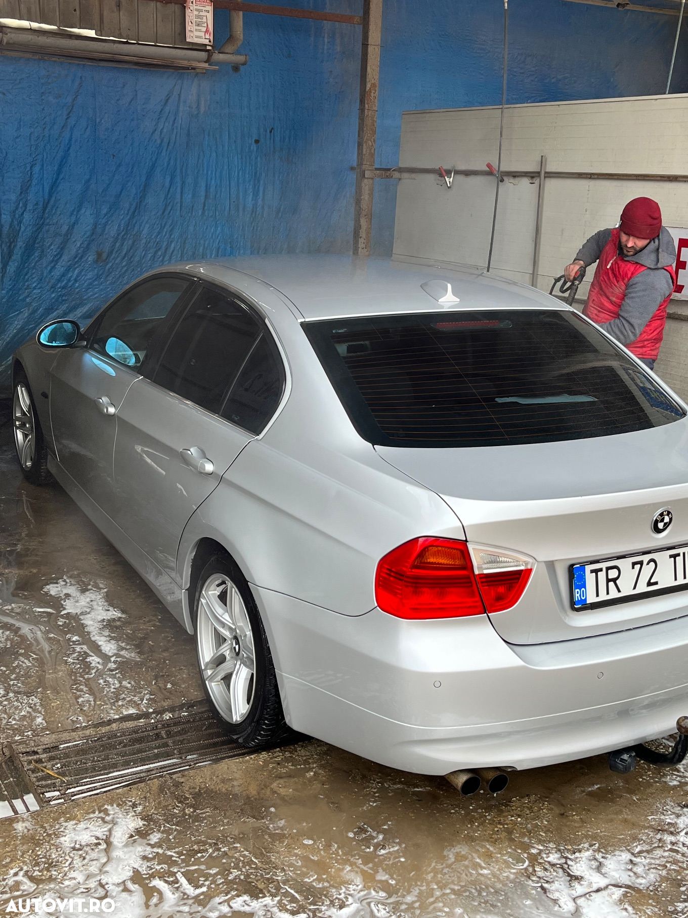 BMW Seria 3 325xi Touring - 12