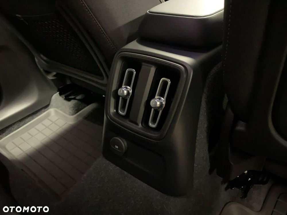 Volvo XC 40 - 18