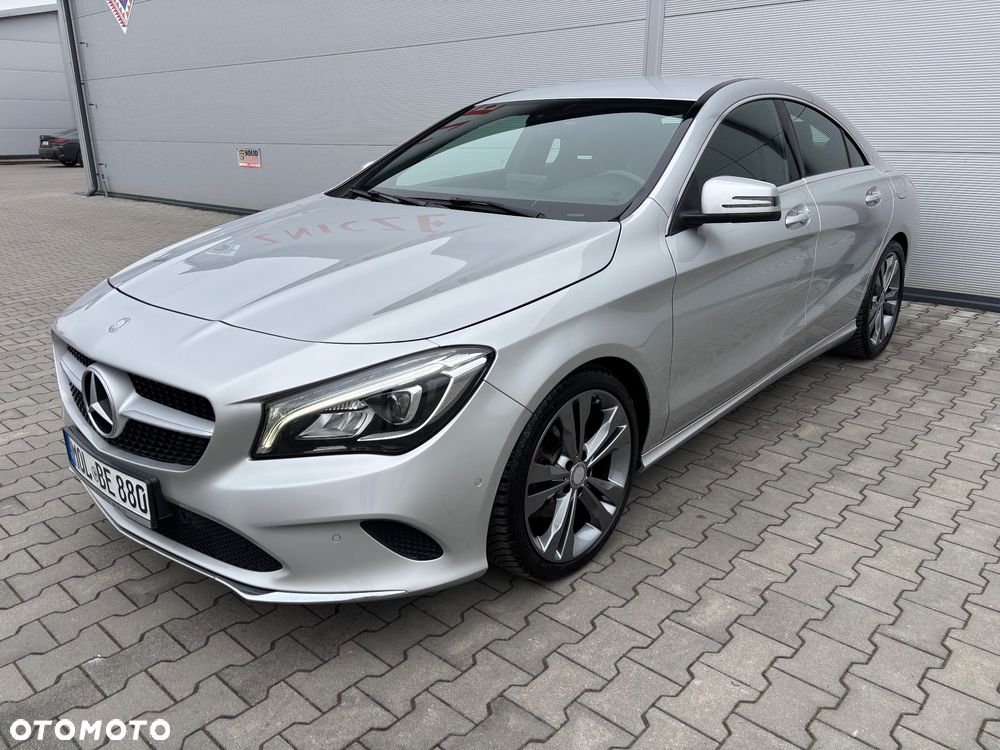 Mercedes-Benz CLA 180 7G-DCT Urban - 9