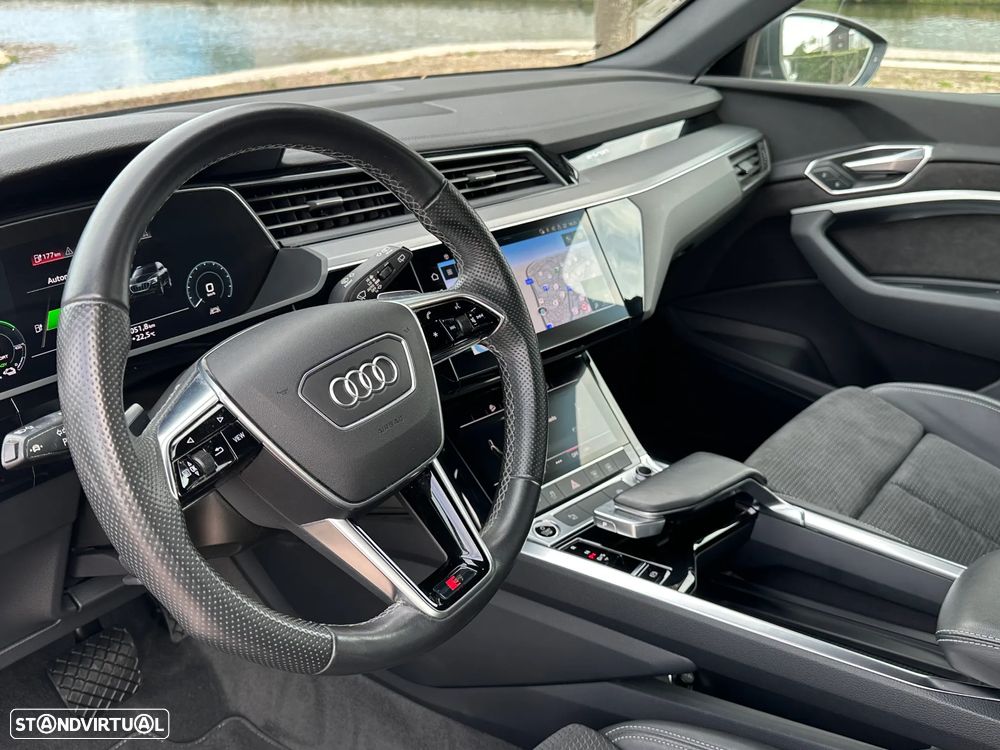 Audi e-tron - 12