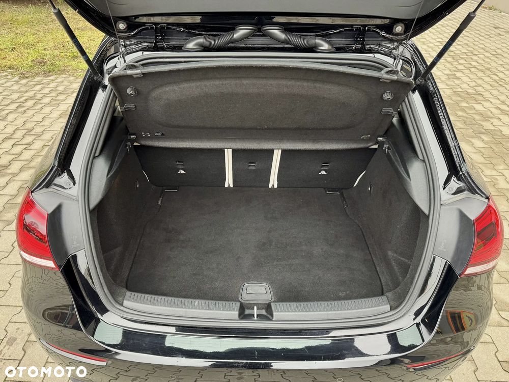 Mercedes-Benz Klasa A 180 Style 7G-DCT - 24