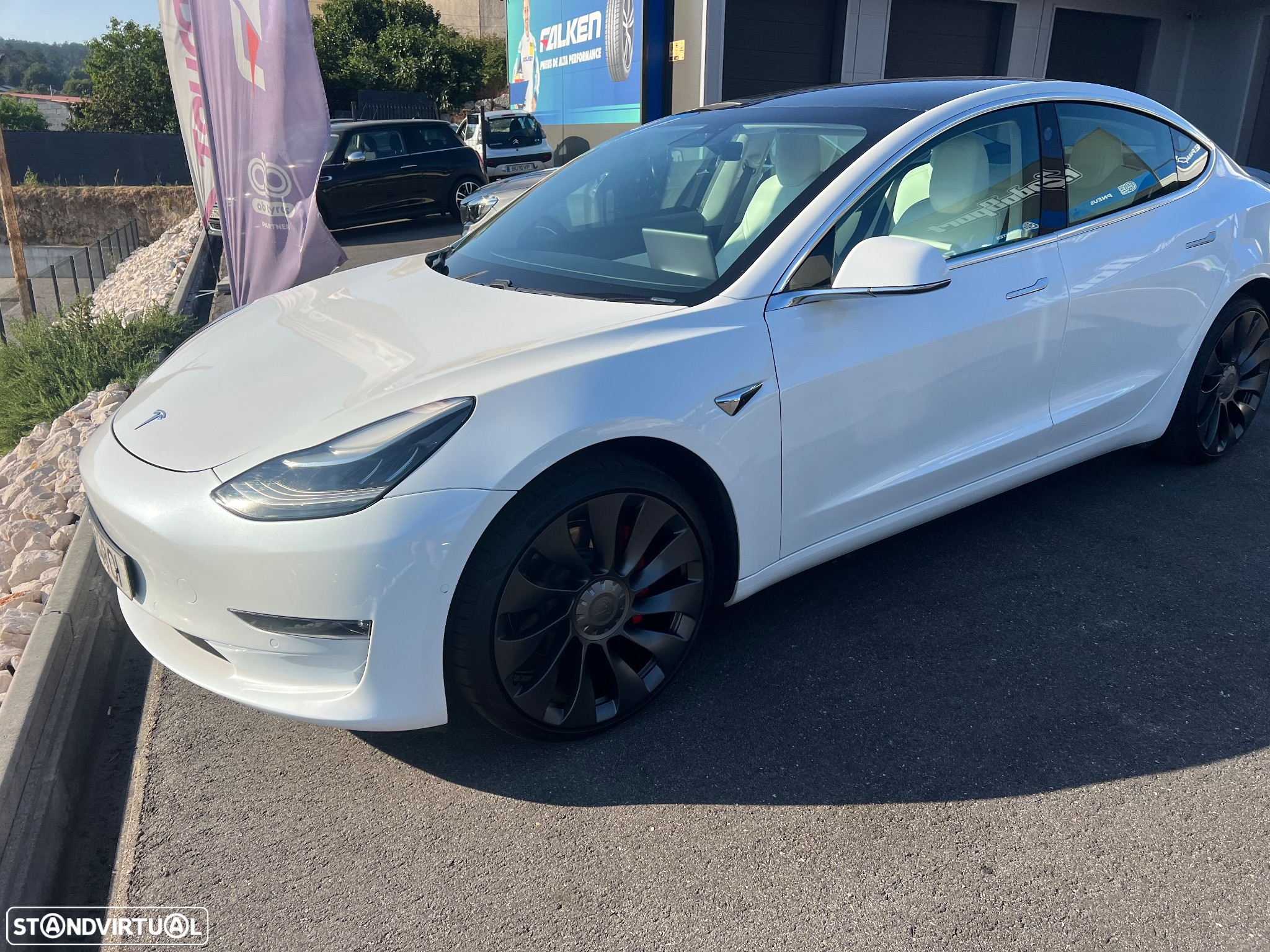 Tesla Model 3 Long Range AWD Dual Motor Performance - 4