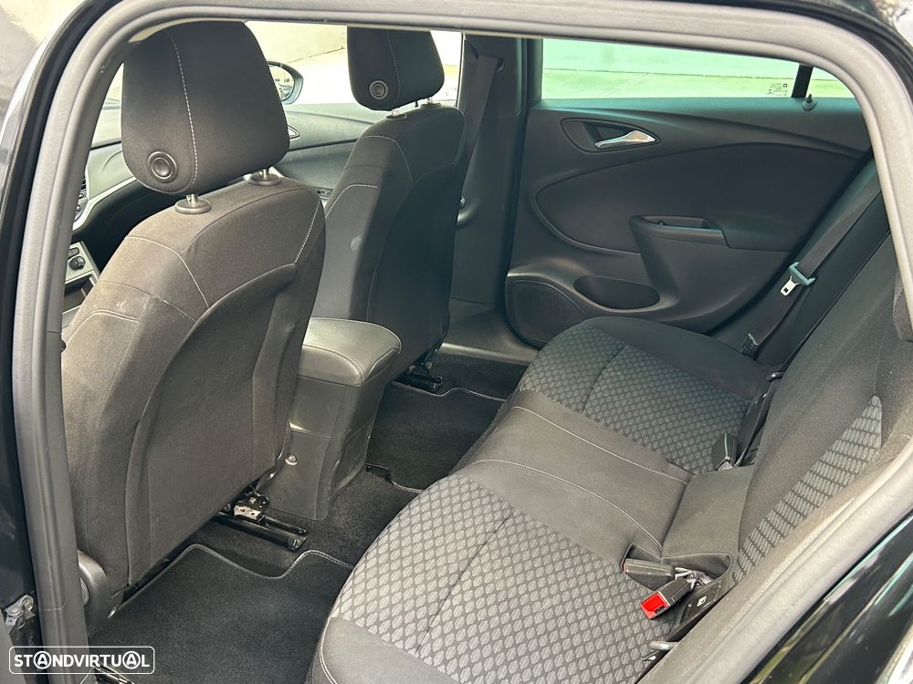 Opel Astra Sports Tourer - 10