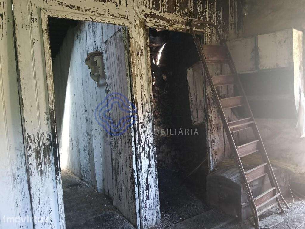 Moradia  na Região do Douro á venda  para recuperar em Coura Armamar - Grande imagem: 5/25