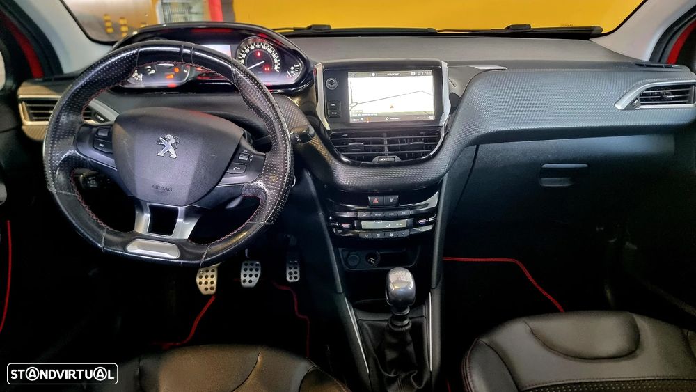 Peugeot 208 1.2 PureTech GT Line - 6