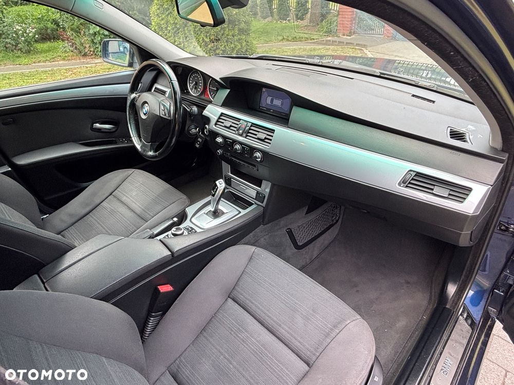 BMW Seria 5 520d - 31