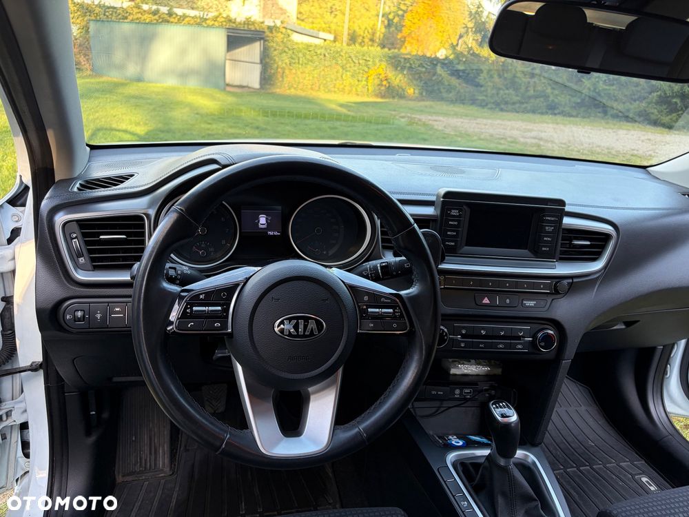 Kia Ceed 1.4 M - 11
