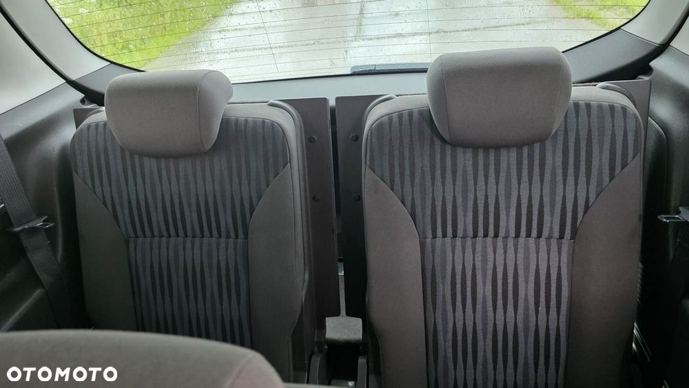 Opel Zafira - 14