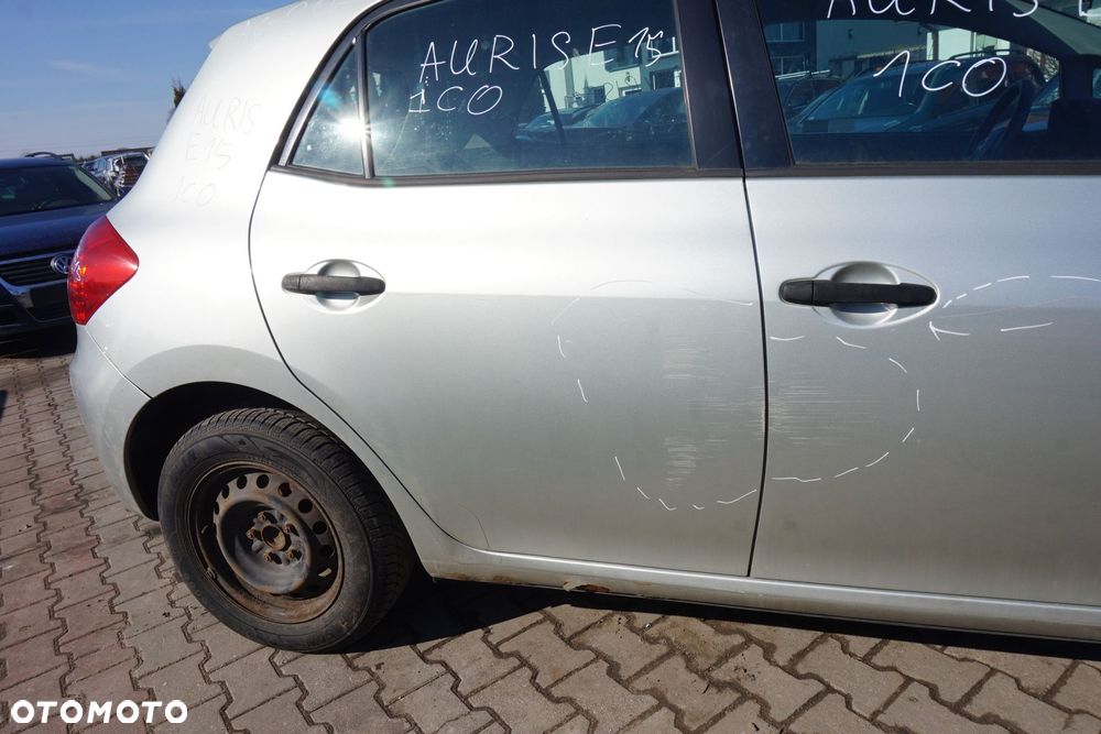 DRZWI TYLNE PRAWE AURIS E15 I 5D HB 1C0  SREBRNY TOYOTA 2006-2009 - 2
