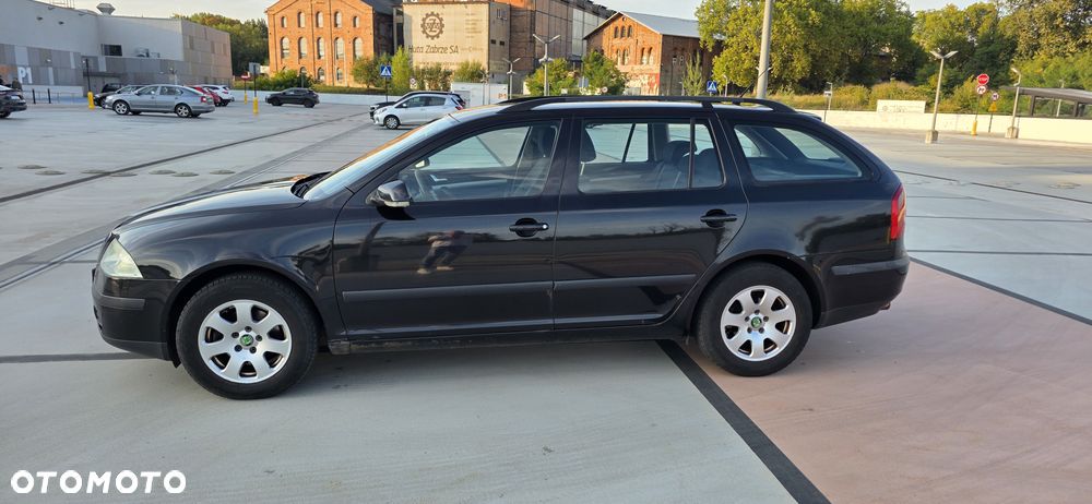 Skoda Octavia 1.6 Combi Ambiente - 4