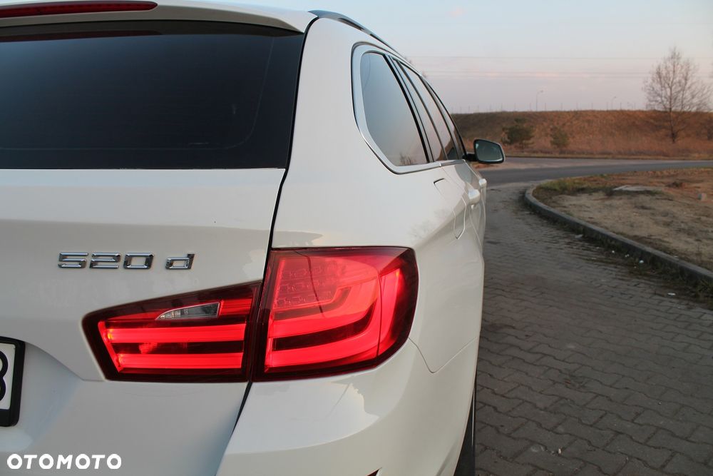 BMW Seria 5 520d - 12
