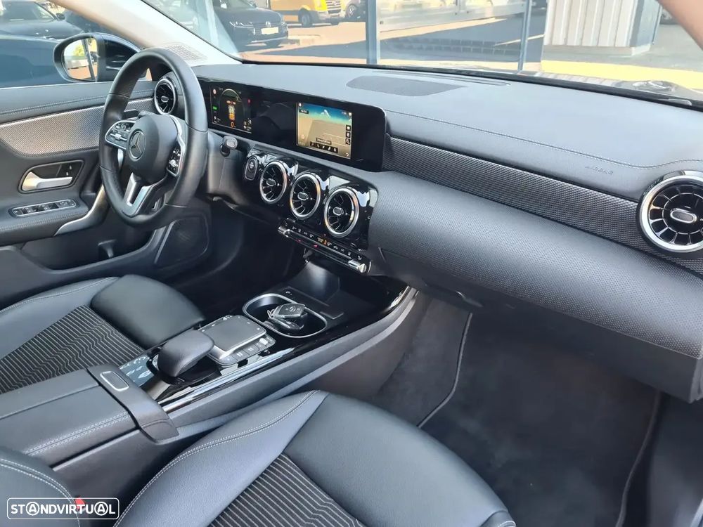 Mercedes-Benz CLA 250 e 8G-DCT - 12
