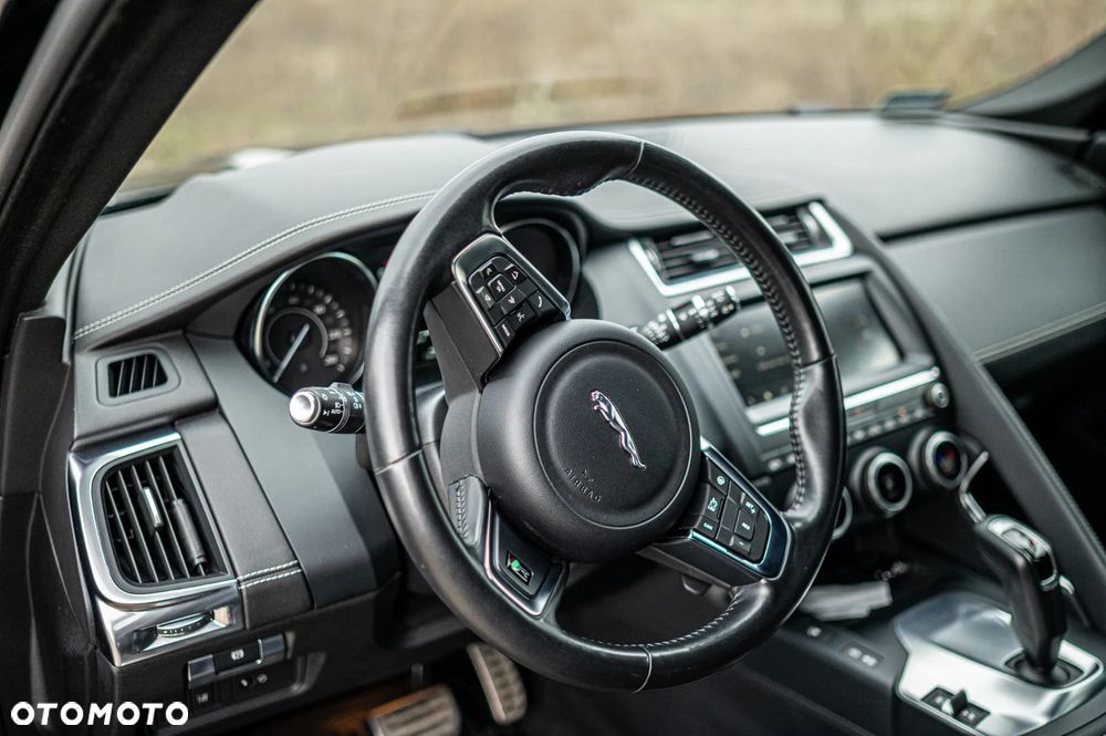 Jaguar E-Pace - 9