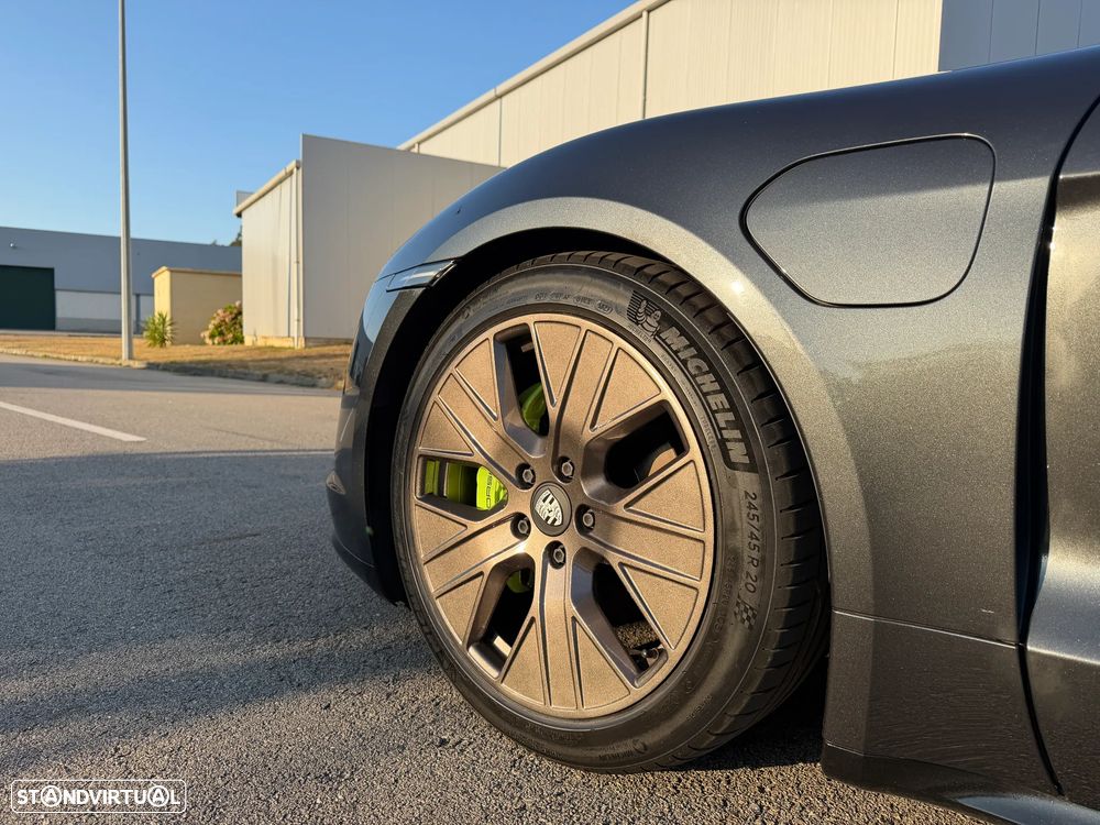 Porsche Taycan Standard - 26