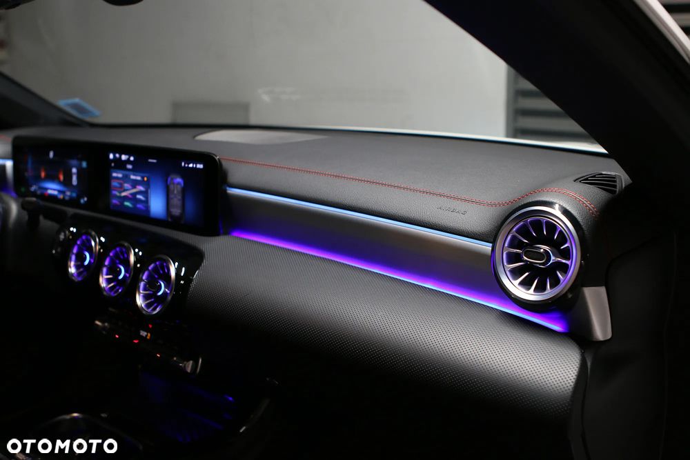 Mercedes-Benz CLA 250 AMG Line 7G-DCT - 32