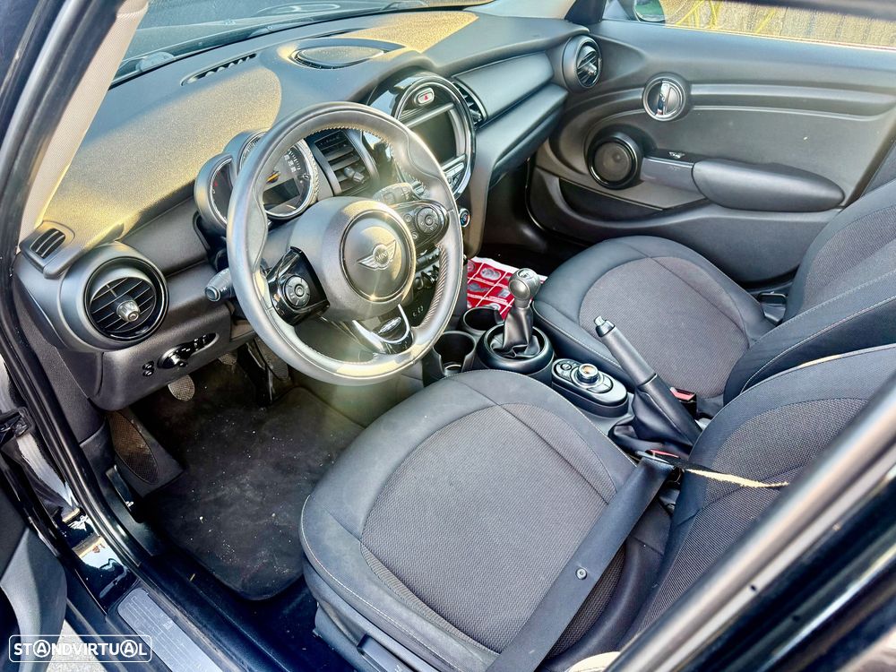 MINI 5 Portas Cooper D - 32