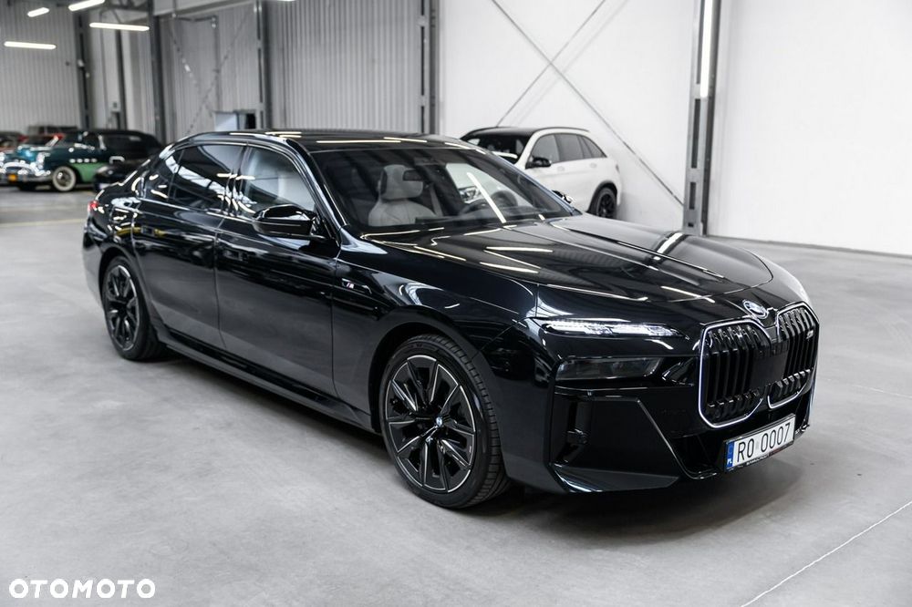 BMW Seria 7 M760e PHEV xDrive Individual Edition sport - 6