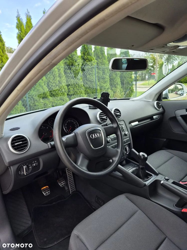 Audi A3 Sportback 1.9 TDI DPF Attraction - 24