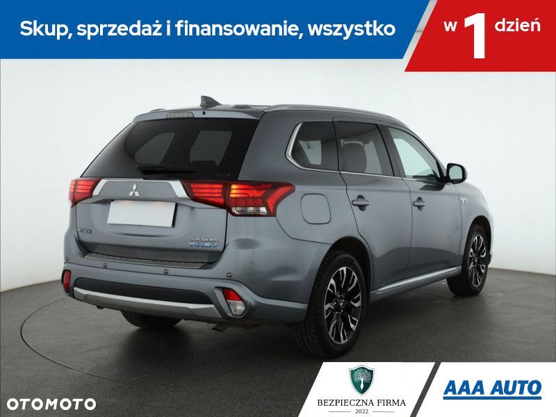 Mitsubishi Outlander - 6