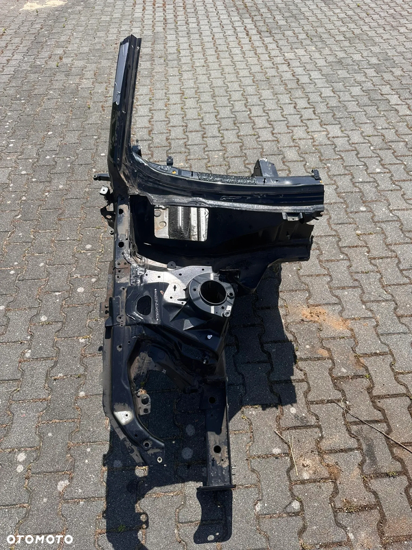 Ćwiartka podłużnica prawy przód Audi A4 B9 8W