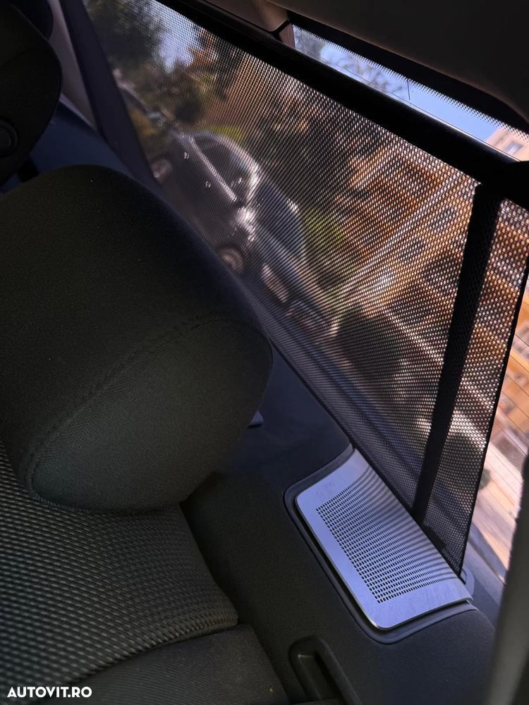 BMW Seria 5 520d xDrive - 16