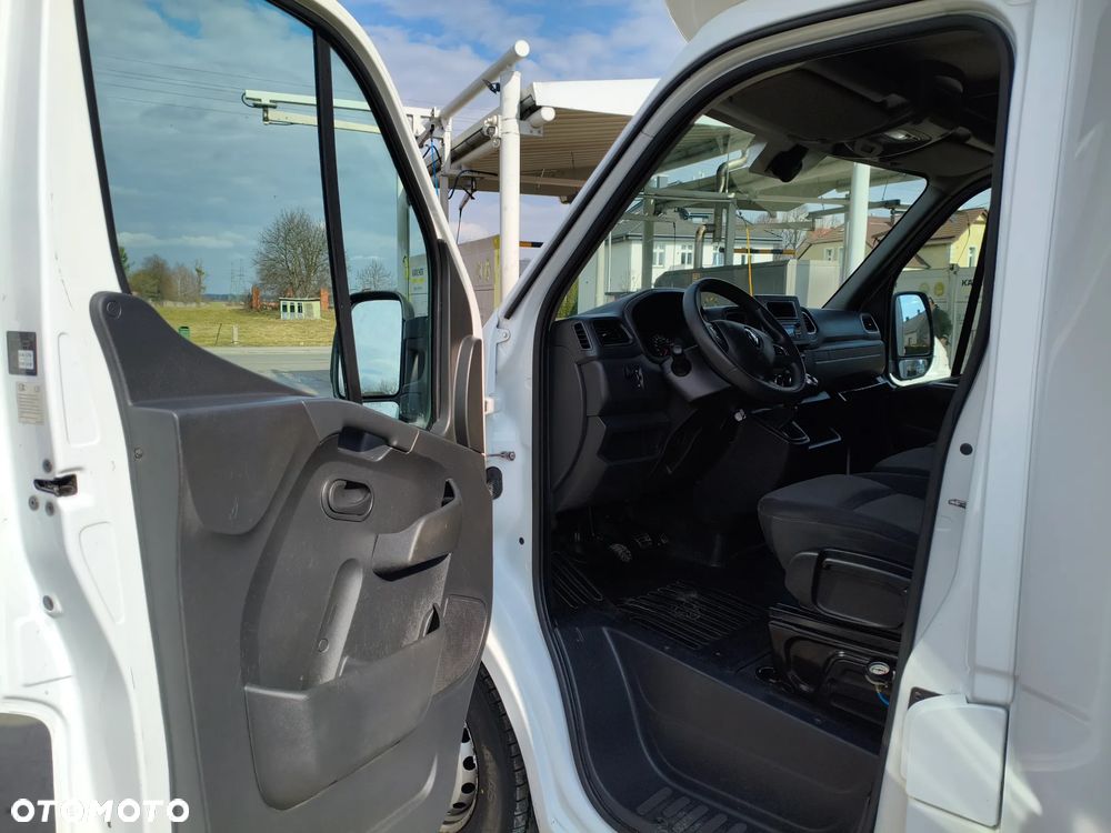 Renault Master FWD 2.3 dCi MR`19 E6 3.5t - 6