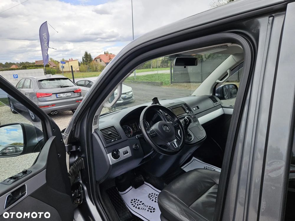 Volkswagen Multivan - 17