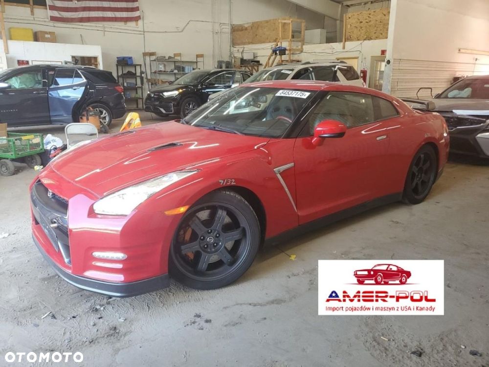 Nissan GT-R