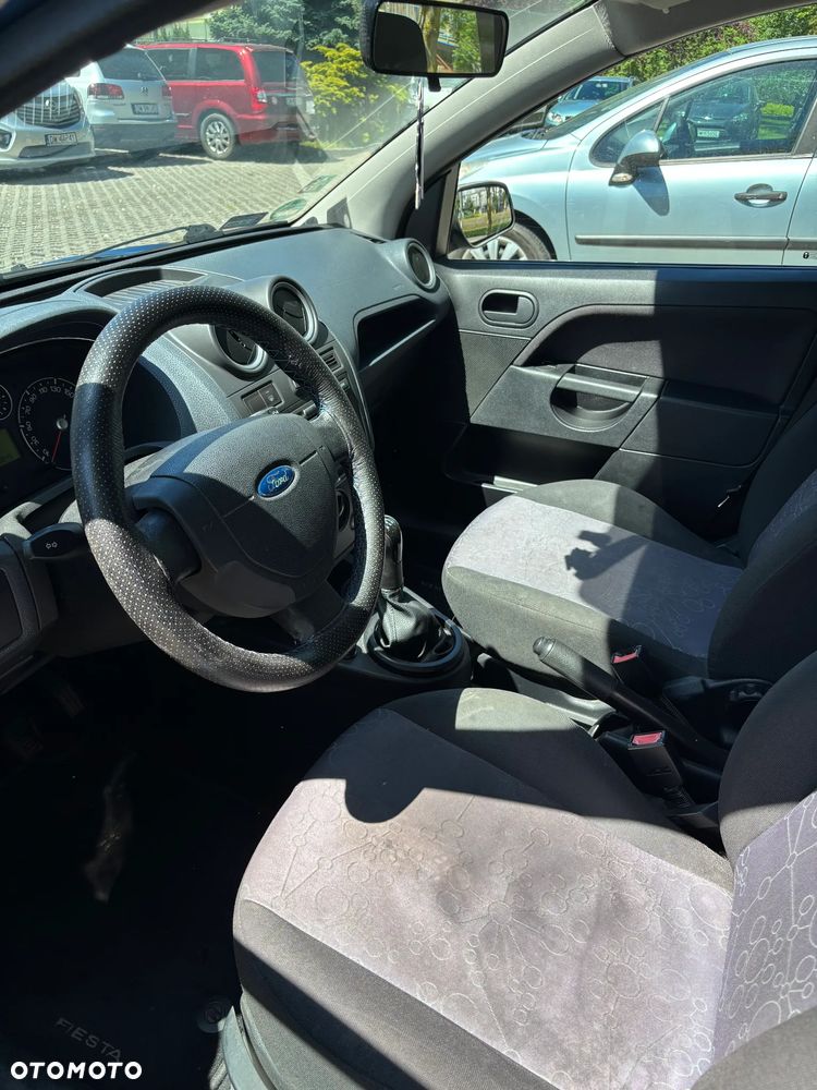Ford Fiesta 1.3 Ghia - 6