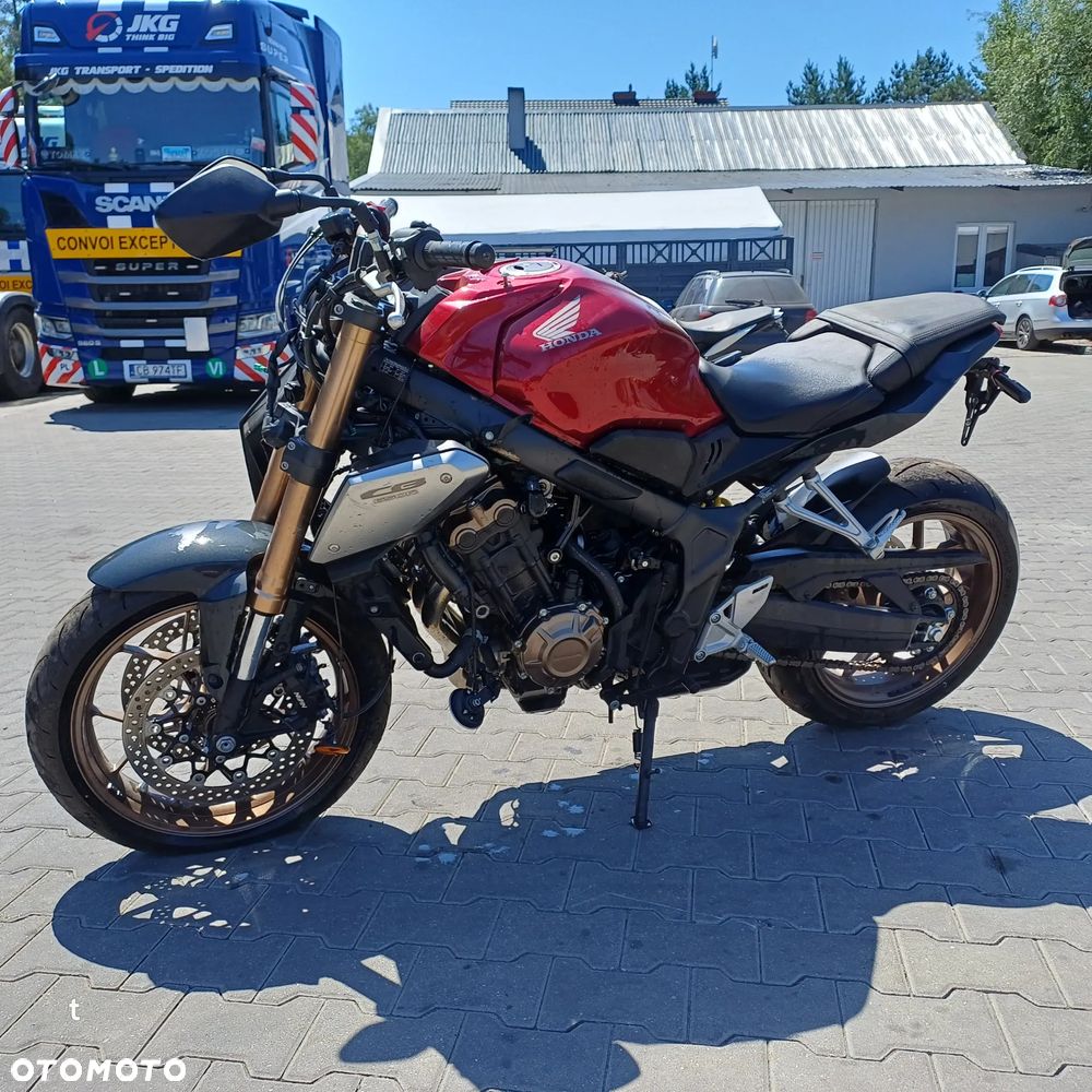 Honda CB - 1