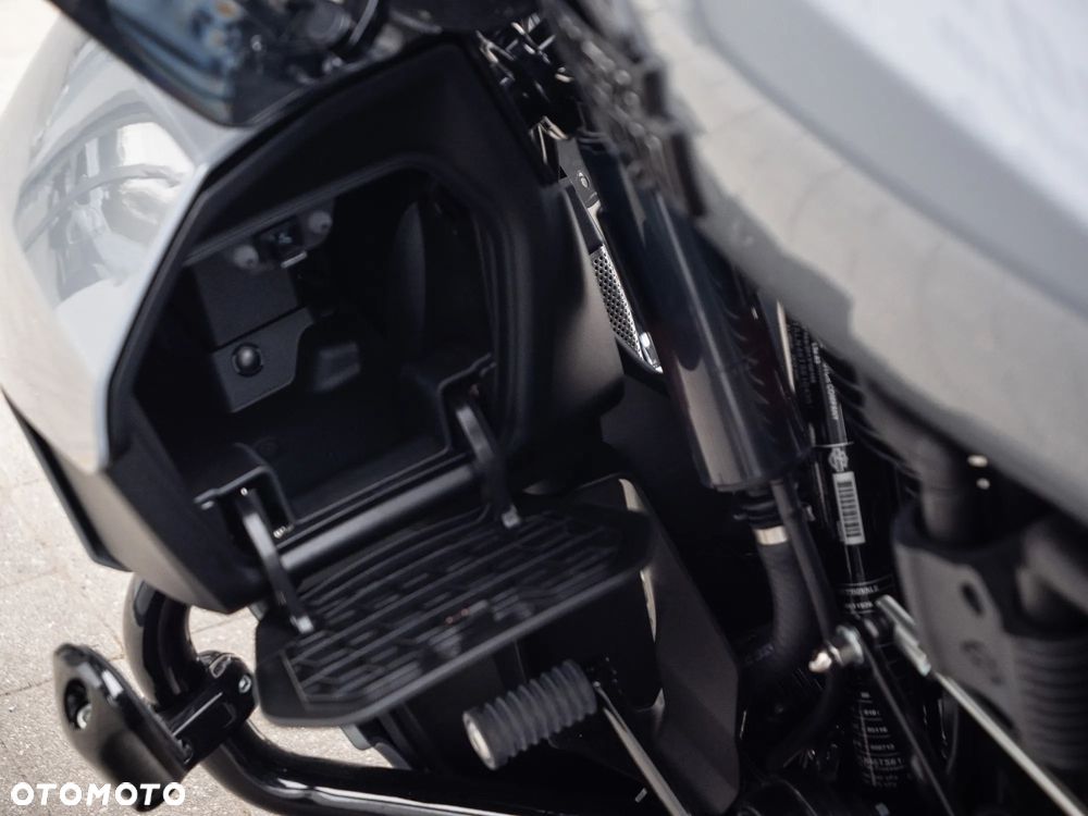 Harley-Davidson Touring Road Glide - 8