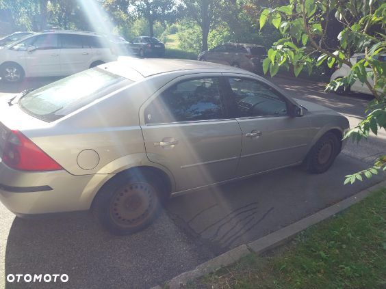 Ford Mondeo 2.0 TDDi Ghia - 4