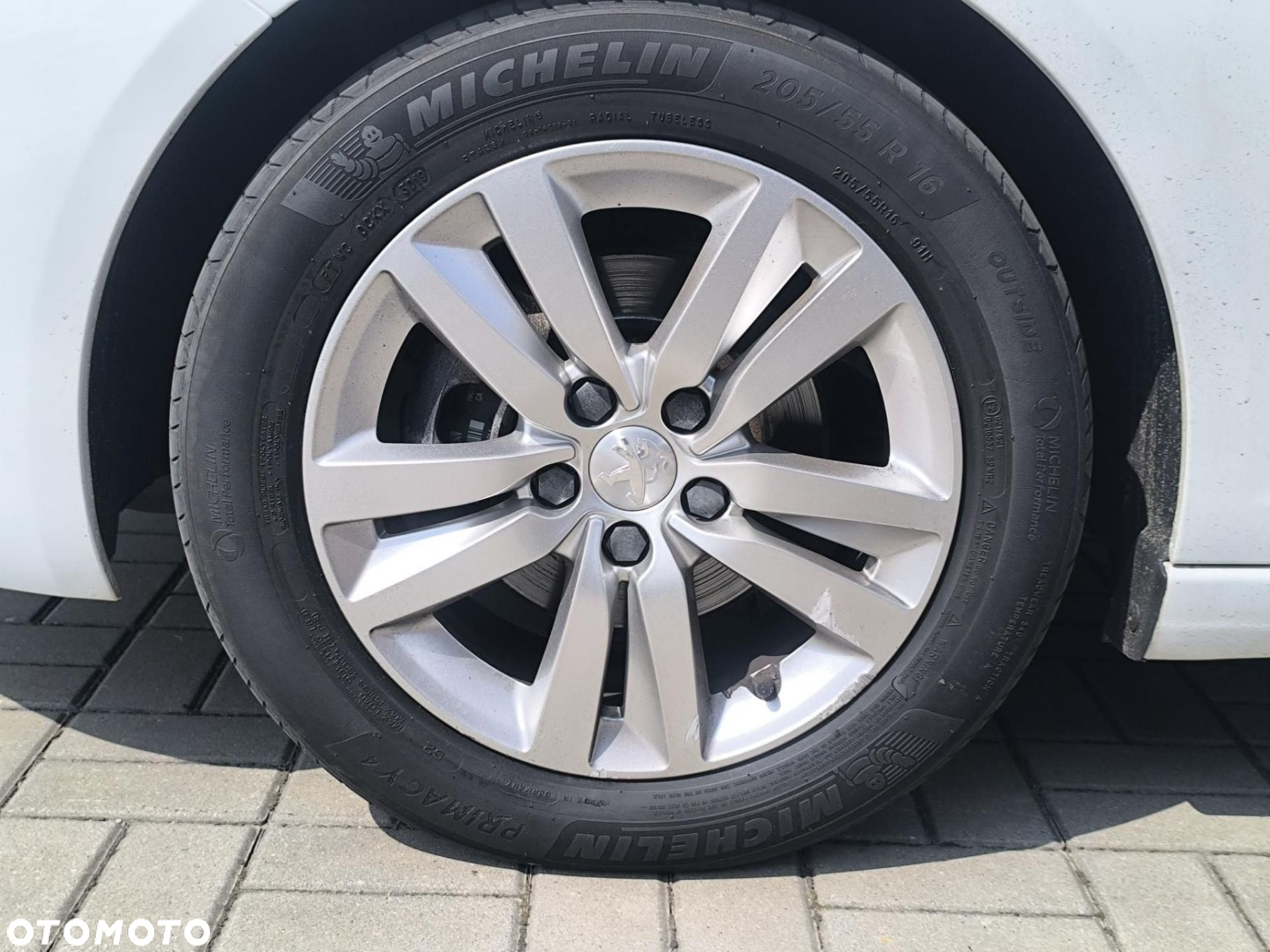 Peugeot 308 1.2 PureTech GPF Allure S&S EAT8 - 12