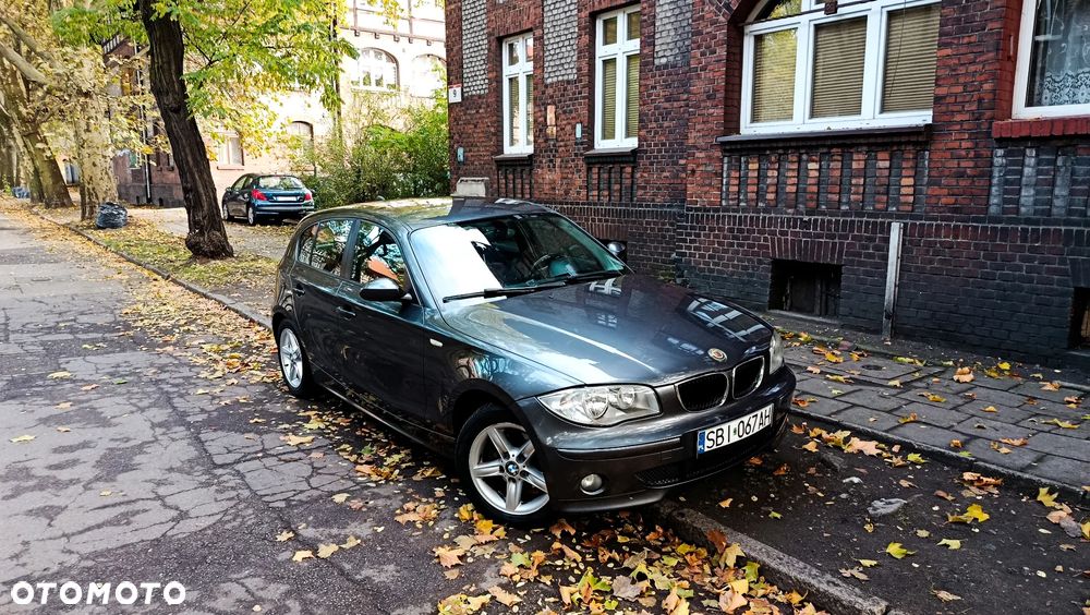 BMW Seria 1 2006 photo 2