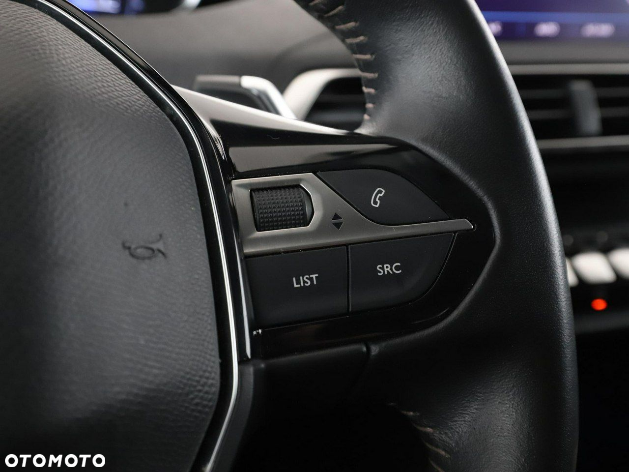 Peugeot 3008 1.2 PureTech Allure S&S EAT8 - 34