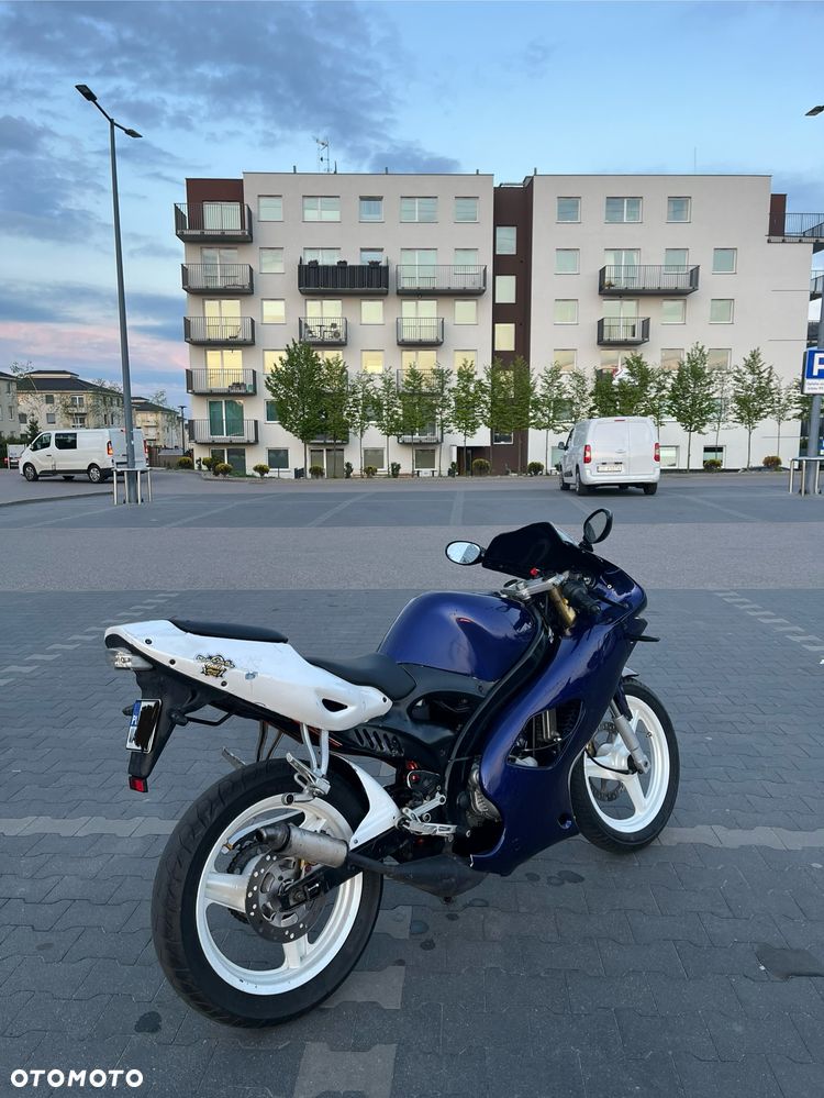 Yamaha TZR - 1