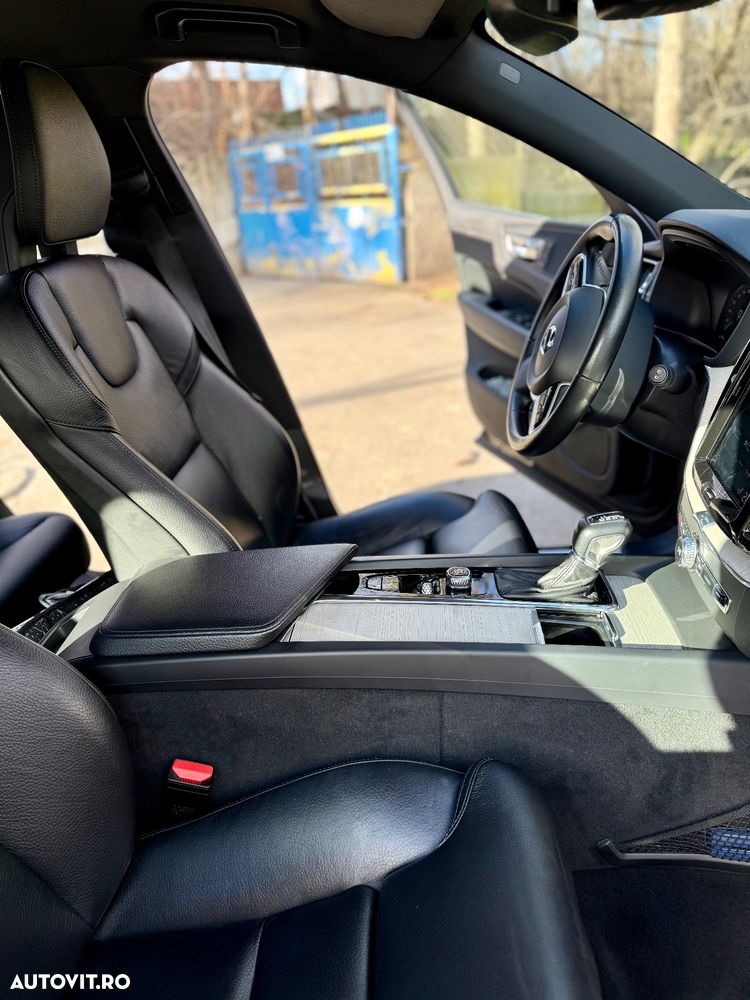 Volvo XC 60 D5 AWD Geartronic Inscription - 25