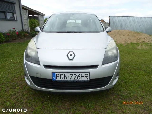 Renault Grand Scenic - 1
