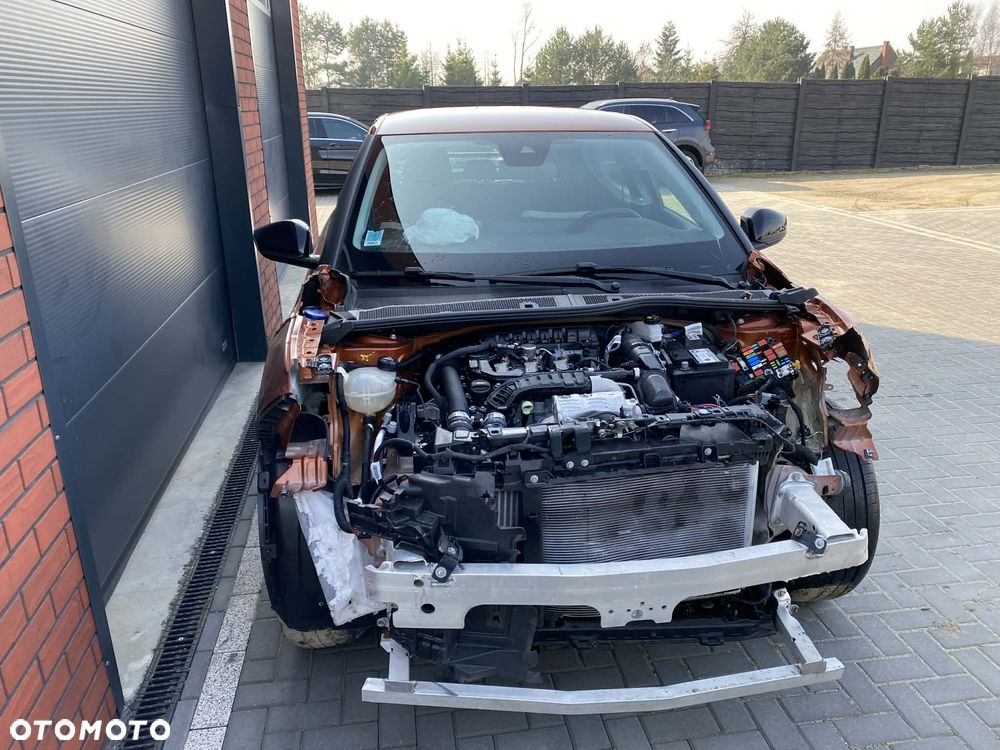 Citroën C4 PureTech 130 Stop&Start EAT8 SHINE - 28