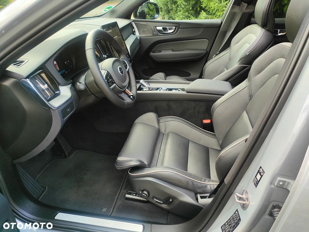 Volvo XC 60 B5 B AWD Ultra Dark - 31